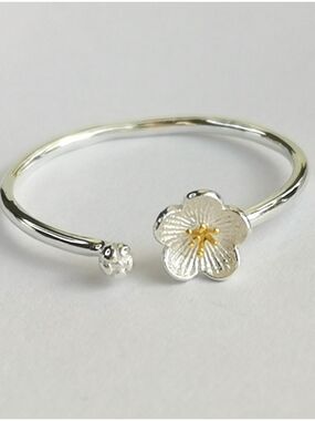 Dainty Flower Stacking Ring Sterling Silver and 14K Gold Size 8 🆕